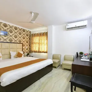 The First By Goyal Hoteliers Hotel