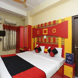 Oyo 12221 M House Hotel